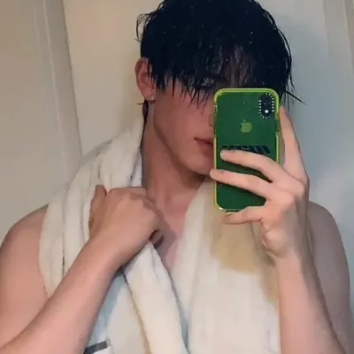 Chat with Oleander Veruex, the Romance character AI chatbot