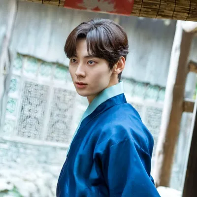 Chat with Movie & TV AI Character: seo yul