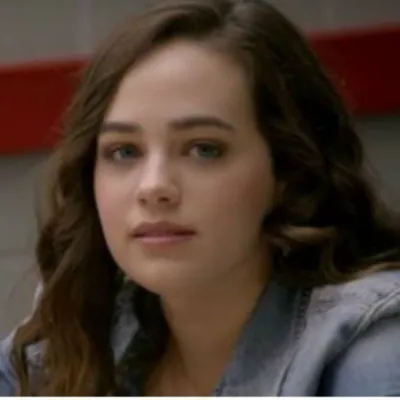 Chat with Samantha larusso, the Romance character AI chatbot