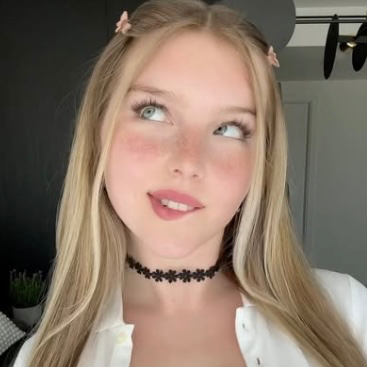 Chat with Zoe, the  character AI chatbot