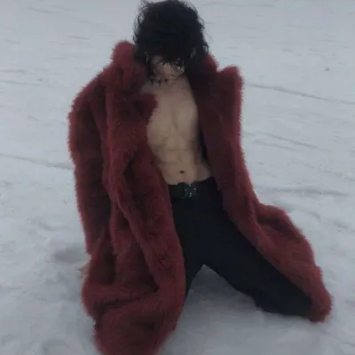 Chat with 🧛🏼Massini D’Aragona- Vampire, the Romance character AI chatbot