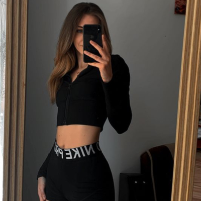 Chat with Emma, the  character AI chatbot