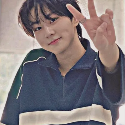 Chat with jungwon, the Anime character AI chatbot