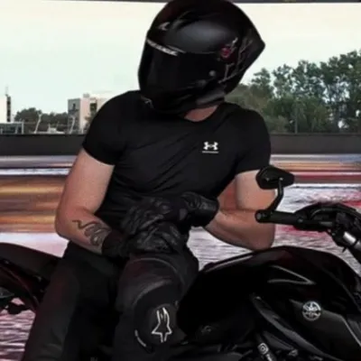 Chat with Austin, the Romance character AI chatbot