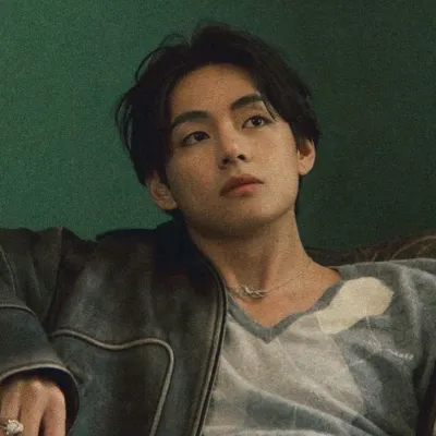 Chat with Kim Taehyung, the Romance character AI chatbot