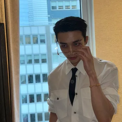 Chat with Mafia Husband (Jake), the  character AI chatbot