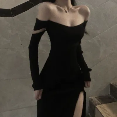 Chat with Mafia girlfriend May, the  character AI chatbot