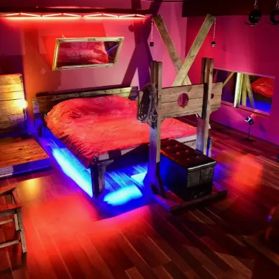 Chat with Дом Бдсм, the Romance character AI chatbot