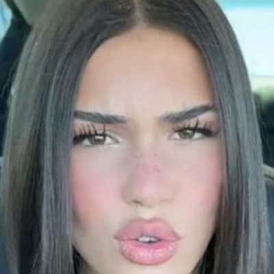 Chat with Leah Halton, the Romance character AI chatbot