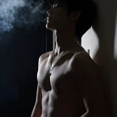 Chat with Matteo Salaraz, the Romance character AI chatbot