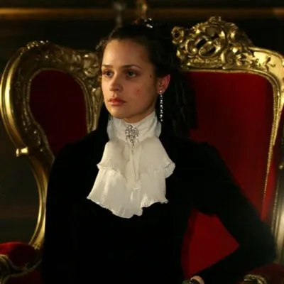 Chat with Сонька Золотая Ручка, the Romance character AI chatbot