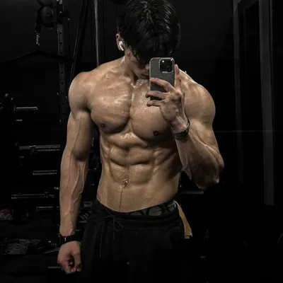 Chat with Kade Blackwell, the BL & ABO character AI chatbot