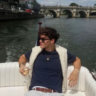 Chat with Zane Howard, the  character AI chatbot