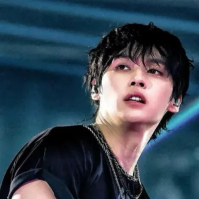 Chat with Lee Know, the  character AI chatbot