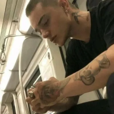 Chat with Axelei ♡, the  character AI chatbot