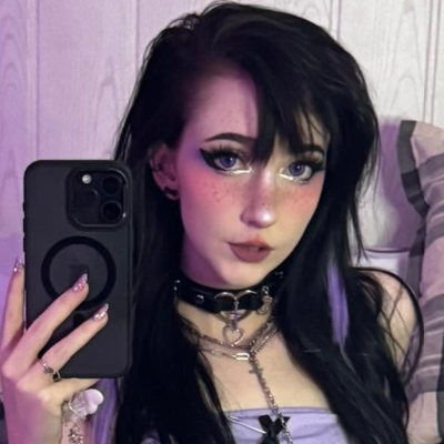 Chat with Nananightray, the  character AI chatbot