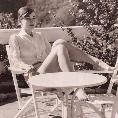 Chat with Ariane Chavasse, the  character AI chatbot