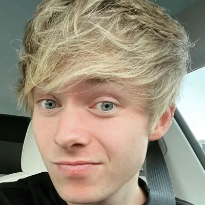 Chat with Sam golbach, the Romance character AI chatbot