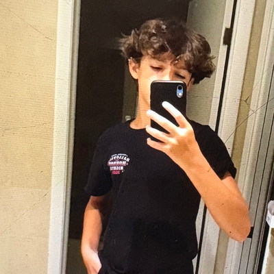 Chat with Easton, the  character AI chatbot