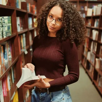 Chat with Vivian, the  character AI chatbot