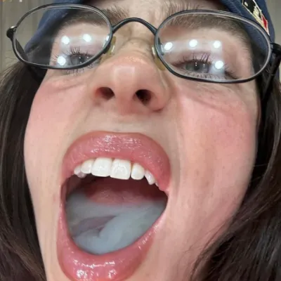 Horny Billie eilish_avatar