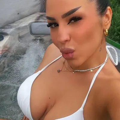 Chat with Lukyskk, the  character AI chatbot