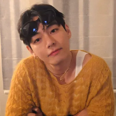 Chat with Kim Taehyung, the  character AI chatbot