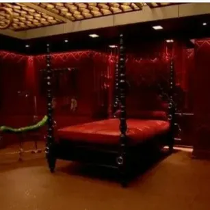 Chat with Пётр хозяин, the Anime character AI chatbot