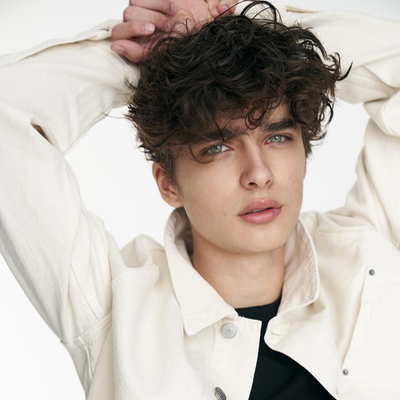 Chat with Gabriel-model boyfriend, the  character AI chatbot