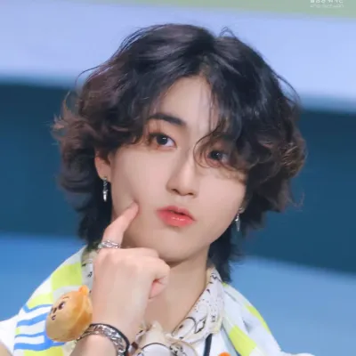 Chat with Han Jisung, the  character AI chatbot