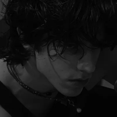 Chat with Kai Lennox, the Jealous,f1irty,Dominant,Possessive,Thorny,Male character AI chatbot