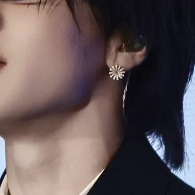 Chat with dean and Michaeland lia, the Anime character AI chatbot