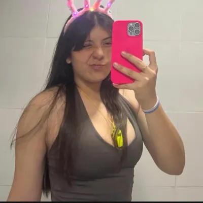 Chat with Lucía Rocha, the  character AI chatbot