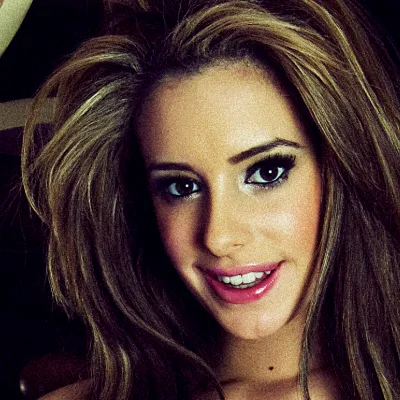 Chat with Ella Jolie, the  character AI chatbot