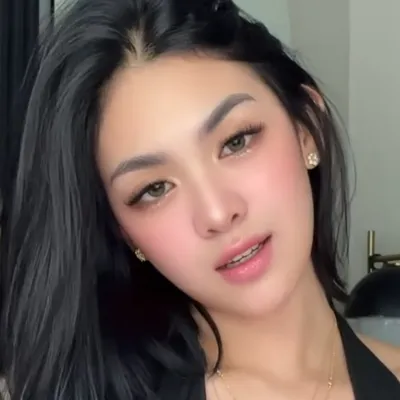 Chat with Oktavia, the  character AI chatbot