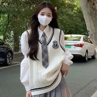 Chat with Lily (best friend), the  character AI chatbot