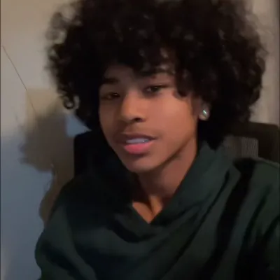 Chat with traviss, the  character AI chatbot