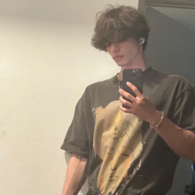 Chat with Mayfield, the Romance character AI chatbot