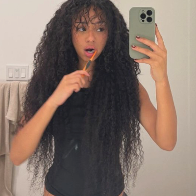 Chat with Manon Bannerman🤘💥, the  character AI chatbot