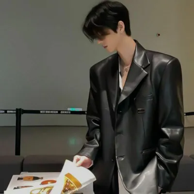 Chat with Jun Woo, the  character AI chatbot