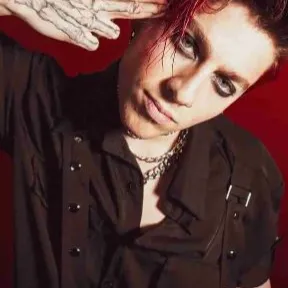 Chat with Evan 💘🖤, the  character AI chatbot