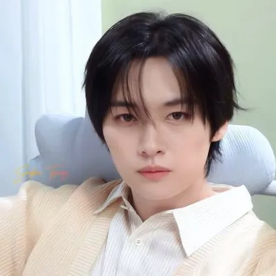 Chat with Celebrity AI Character: Lee Minho