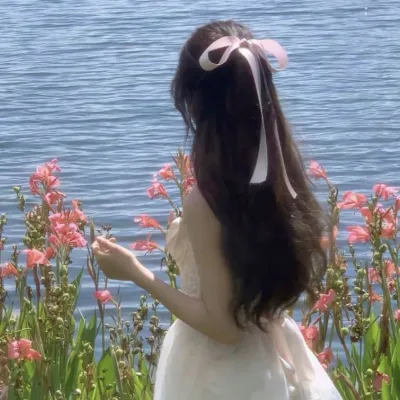 Chat with Sarah Hiltstone, the  character AI chatbot