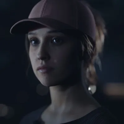 Chat with Laura Kearney, the  character AI chatbot