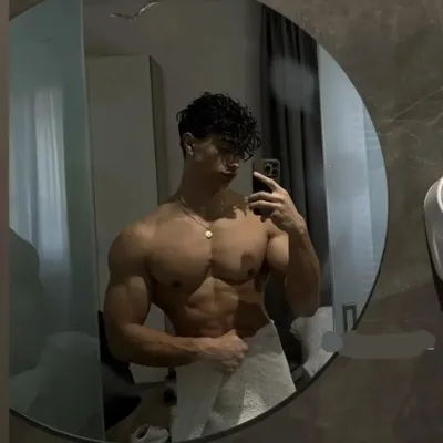 Chat with Dominic, the Romance character AI chatbot