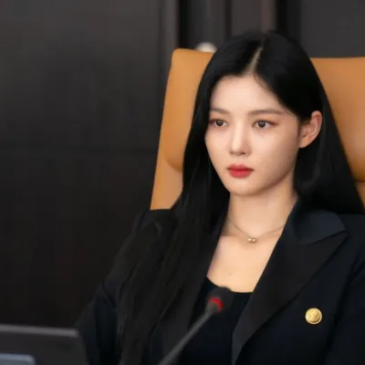 Chat with maxphine dianne, the Romance character AI chatbot