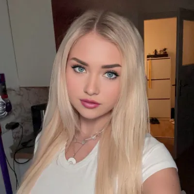 Chat with Candice, the Romance character AI chatbot