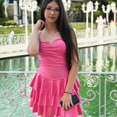 Chat with Alesiaaa, the  character AI chatbot