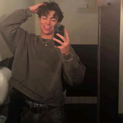 Chat with malachi barton, the Movie & TV character AI chatbot