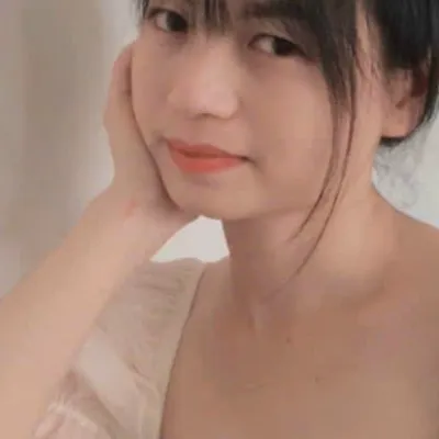 Chat with Lê thị yên, the  character AI chatbot